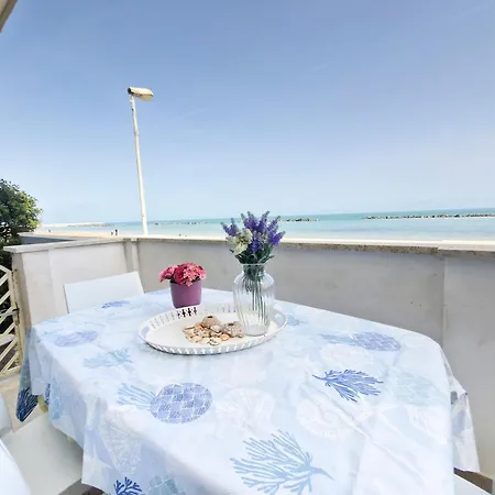 Apartment Appartamento Fronte Mare *