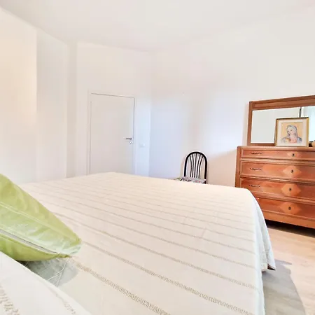 Appartamento Fronte Mare Apartment *